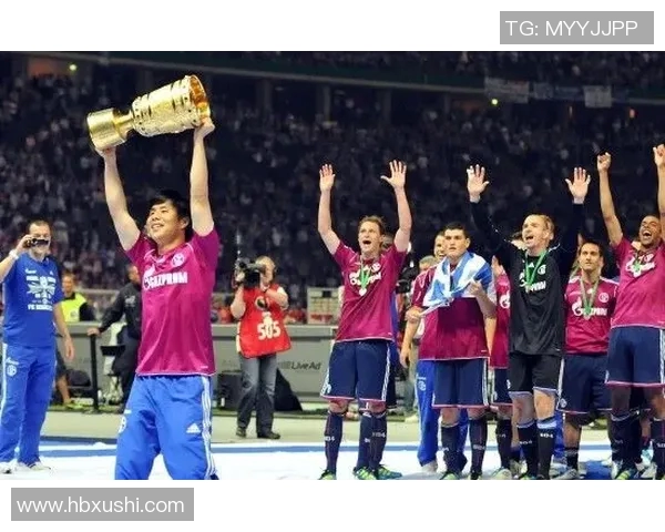 世界杯奖杯的辉煌历程与历史背后的荣耀故事 世界杯奖杯的辉煌历程与历史背后的荣耀故事